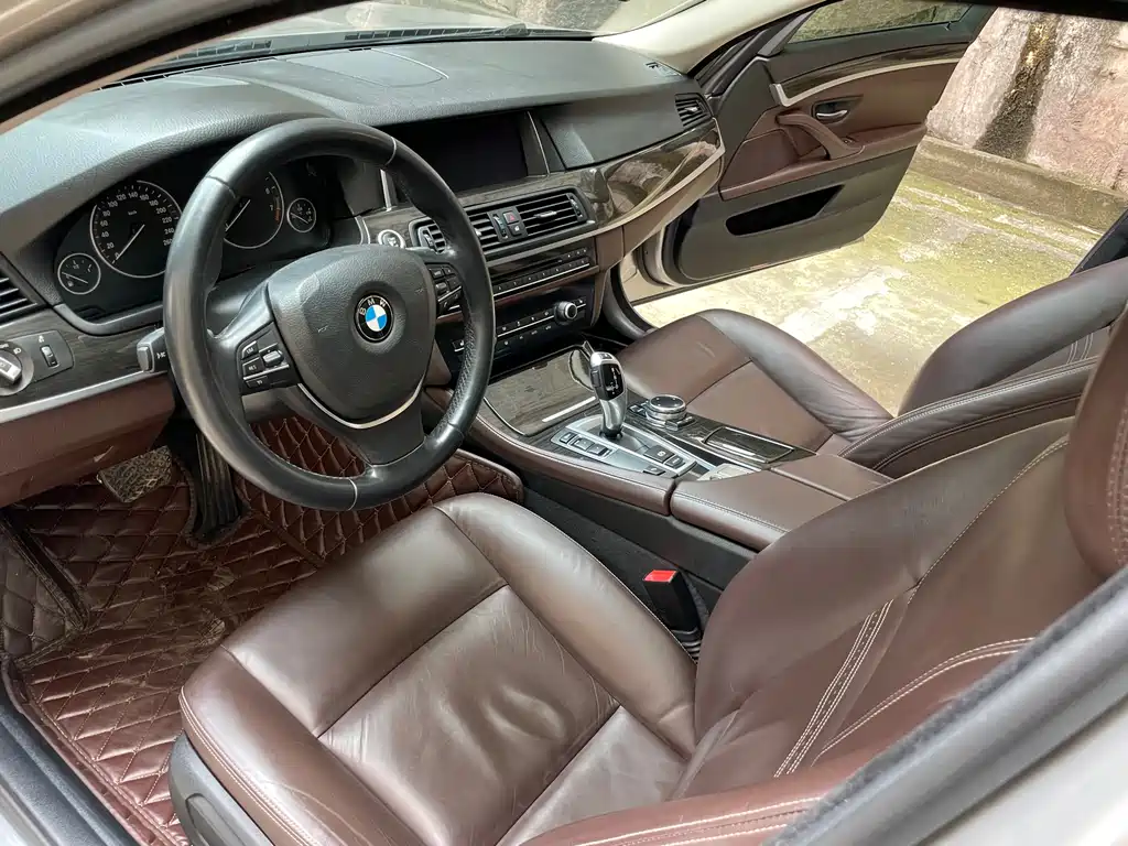 BMW 5 Series 2014 — фото 11