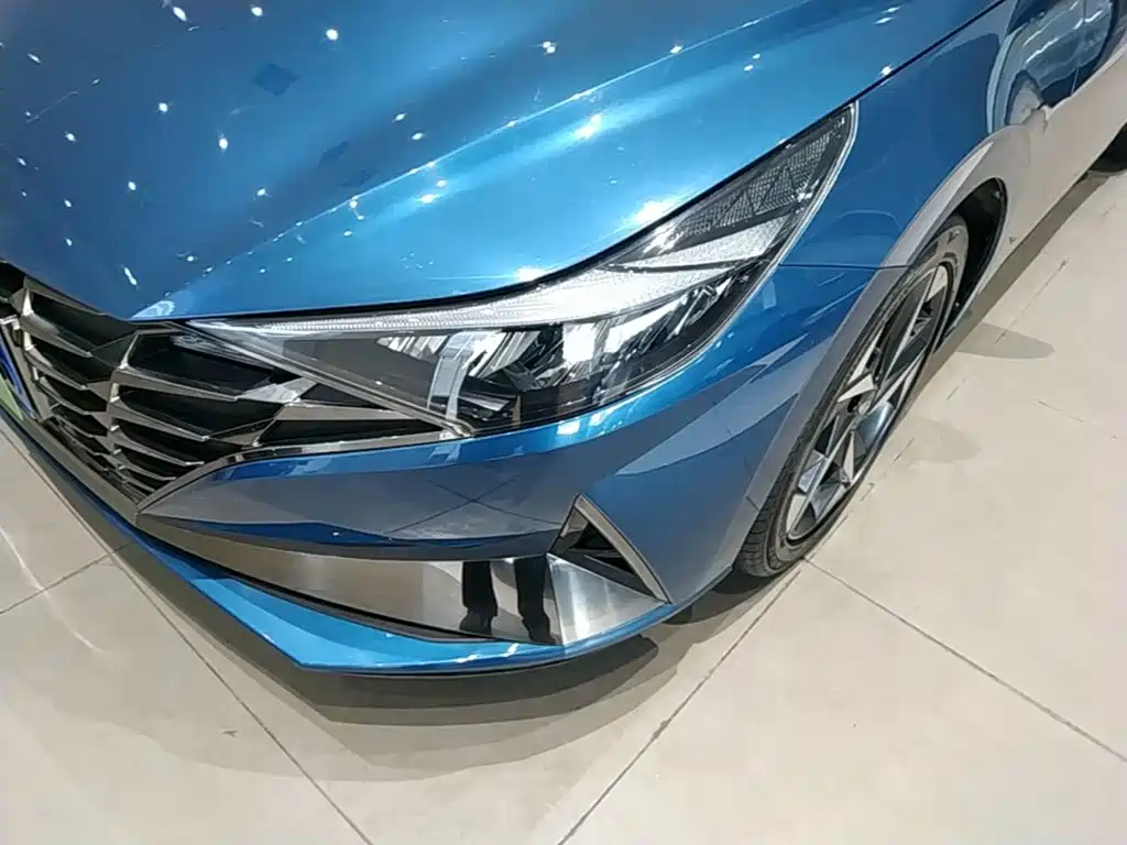 Hyundai Elantra 2021 — фото 24