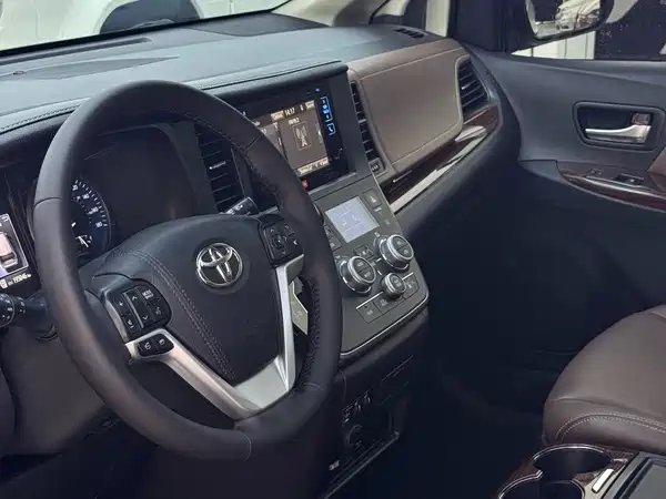 Toyota Sienna 2017