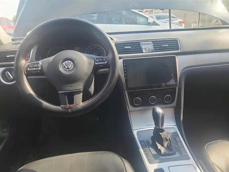 Volkswagen Passat 2015 — фото 12