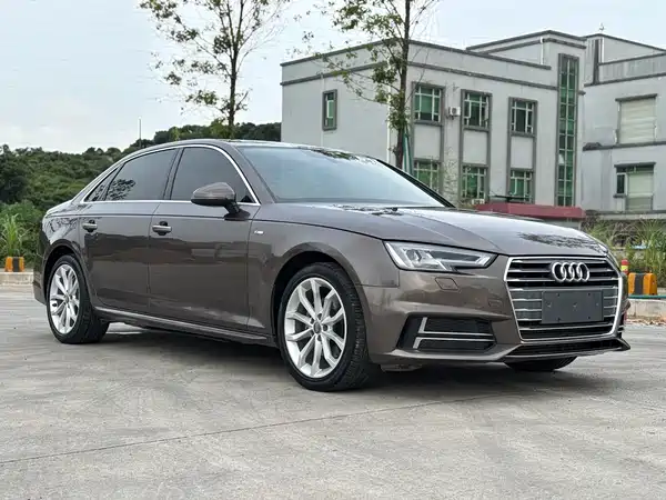 Audi A4L 2018