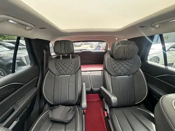 Hongqi E-HS9 2023