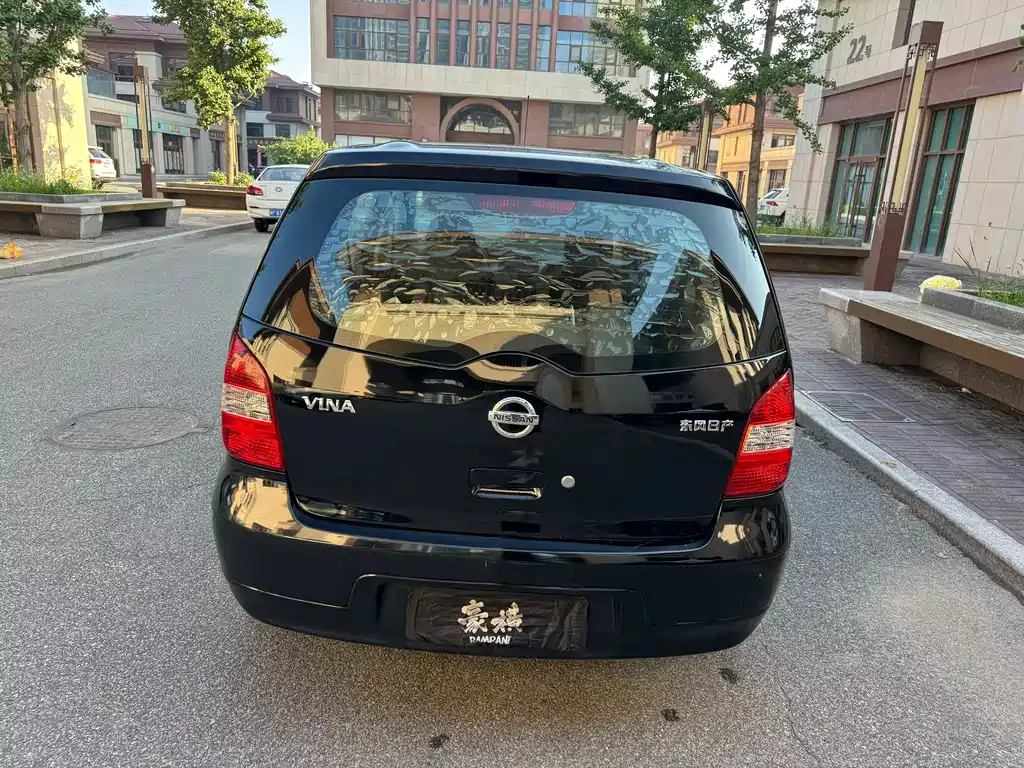 Nissan Livina 2012