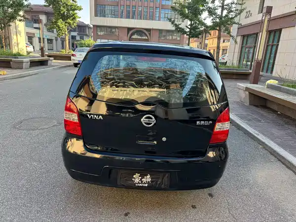 Nissan Livina 2012