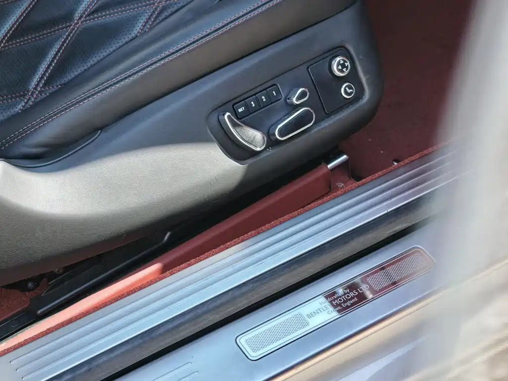 Bentley Continental 2015 — фото 18