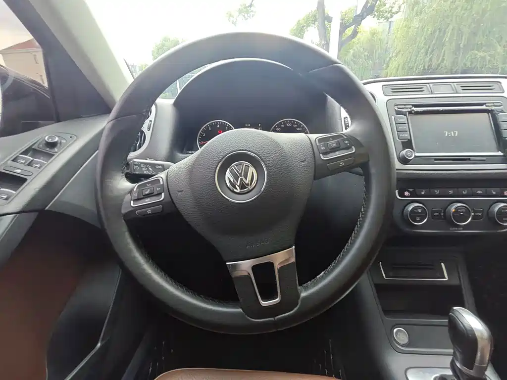 Volkswagen Tiguan 2016 — фото 16