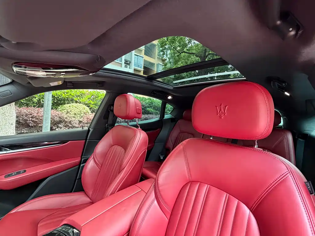 Maserati Levante 2018 — фото 10