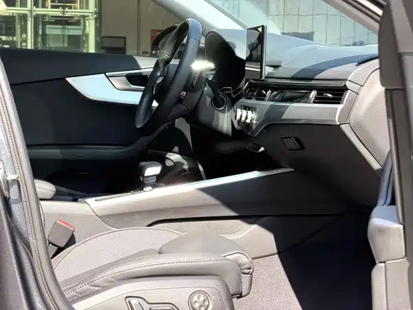 Audi A4L 2021