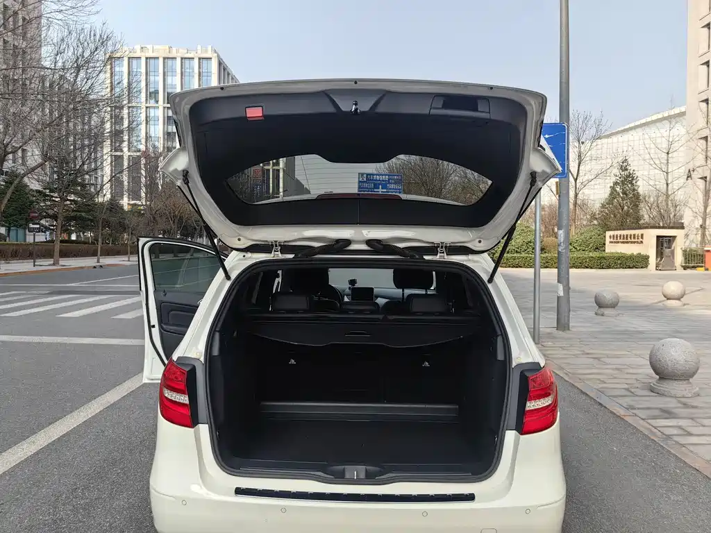 Mercedes-Benz B-Class 2013 — фото 20