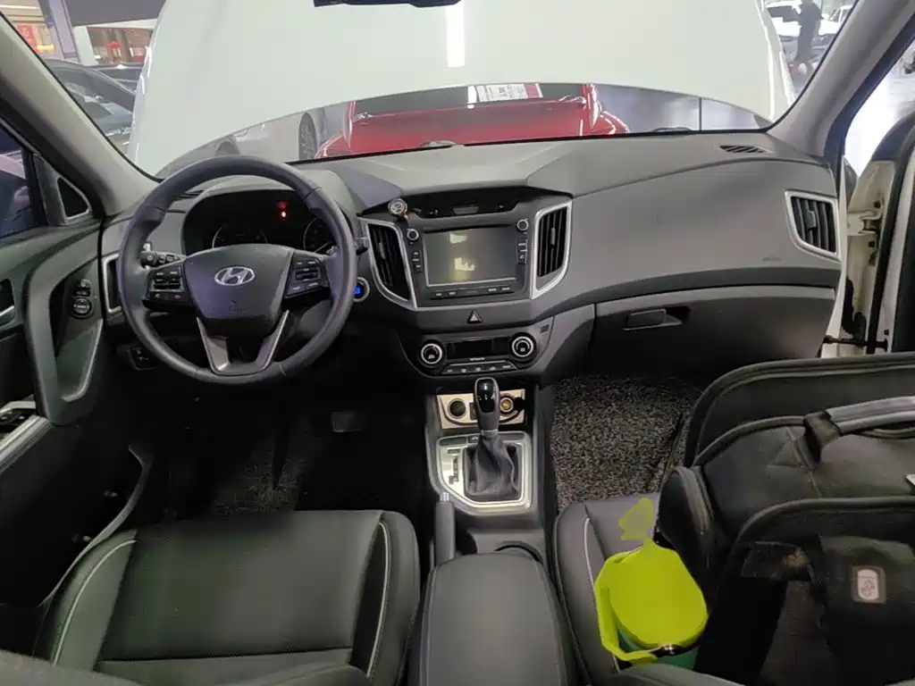 Hyundai ix25 2015 — фото 10