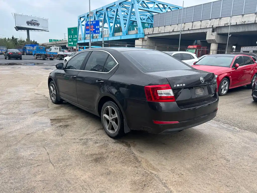 Skoda Octavia 2016 — фото 9