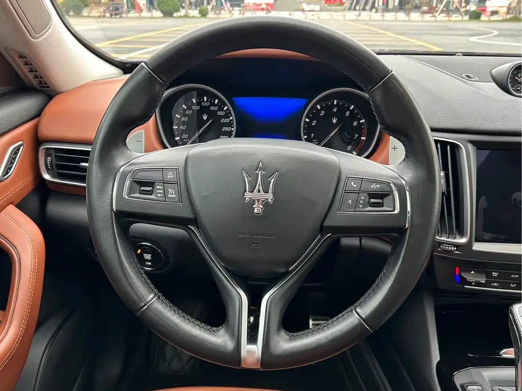 Maserati Levante 2020 — фото 11