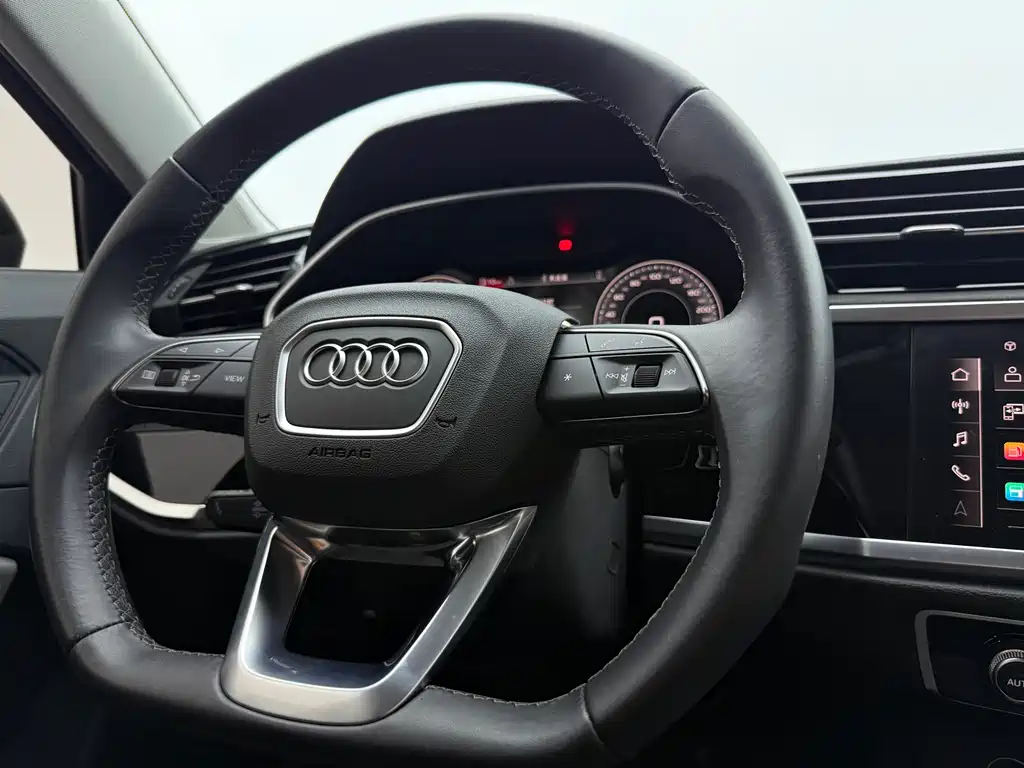 Audi Q3 2022 — фото 13
