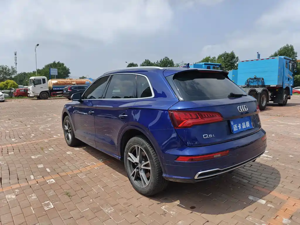 Audi Q5L 2019 — фото 12