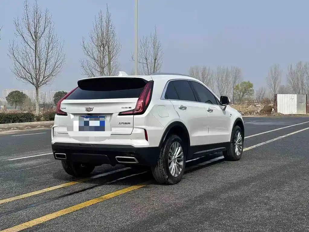 Cadillac XT4 2025 — фото 8