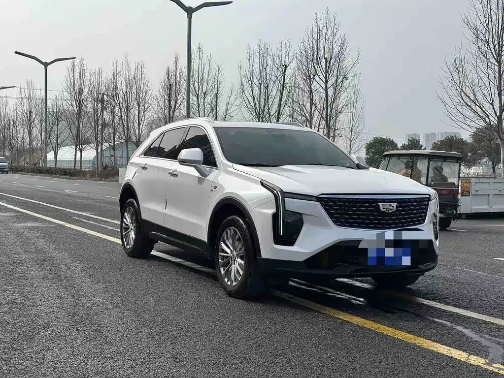 Cadillac XT4 2025 — фото 2