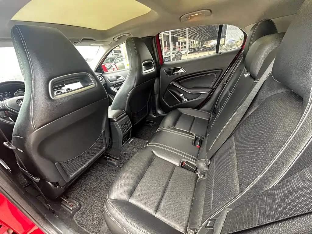 Mercedes-Benz GLA 2015 — фото 10