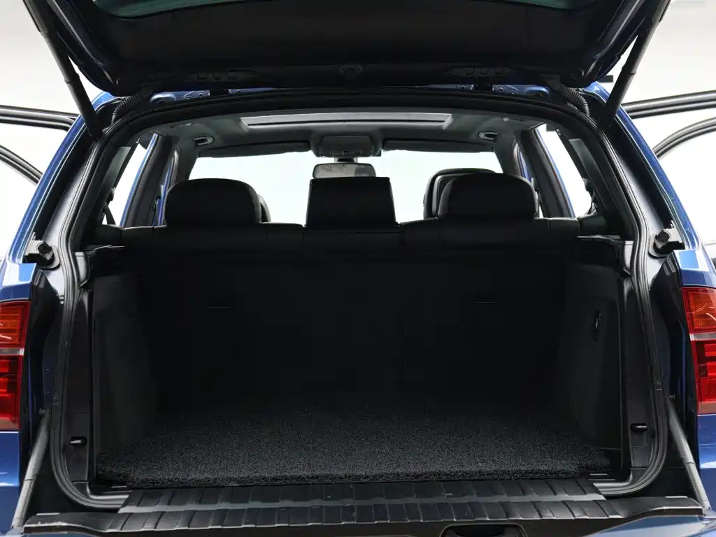 BMW X5 M 2010 — фото 10
