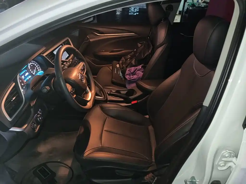 Buick Excelle 2022 — фото 15