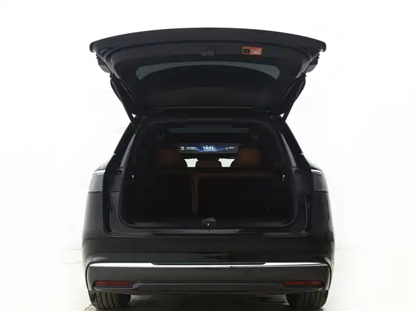 AITO M8 2025