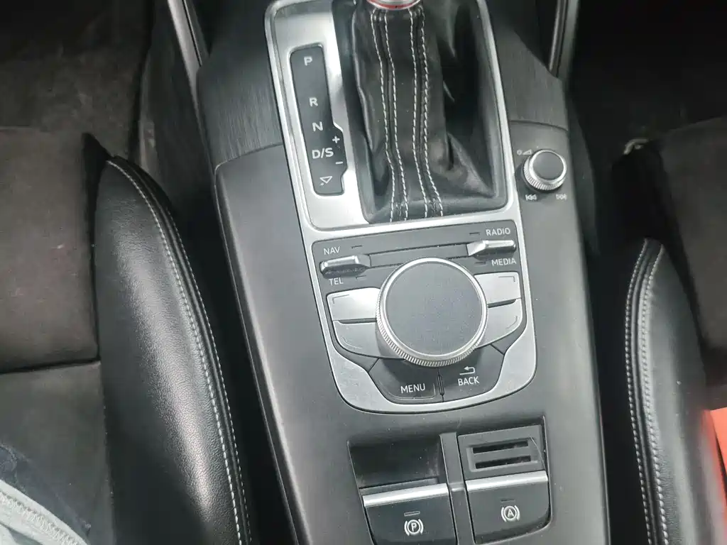 Audi S3 2015 — фото 11