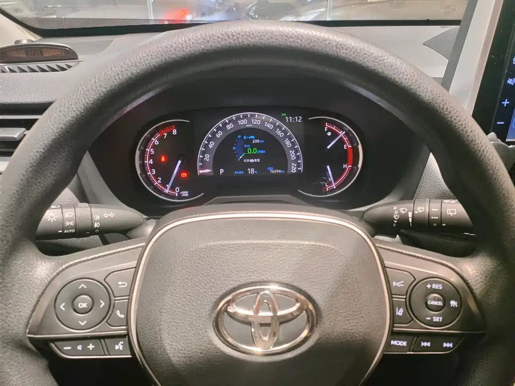 Toyota RAV4 2019 — фото 15