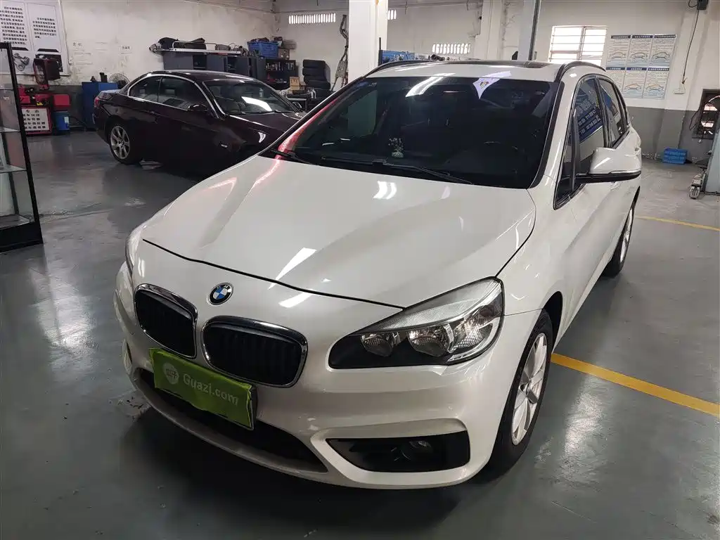 BMW 2 Series Active Tourer 2017 — фото 2
