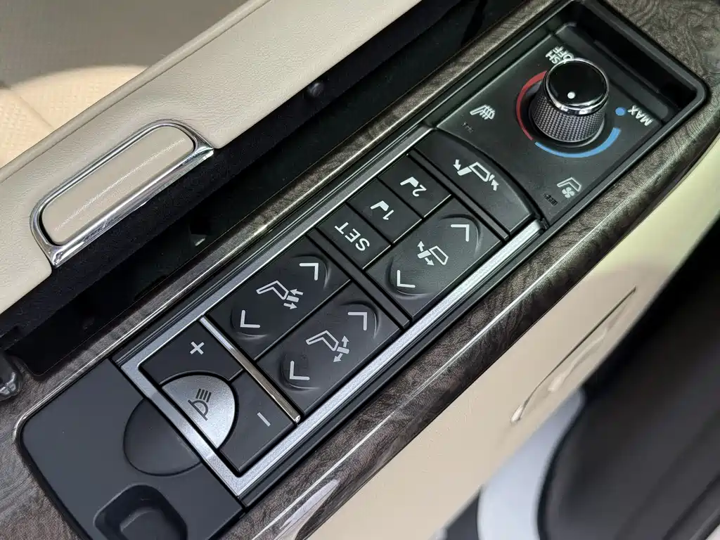 Toyota Alphard 2022 — фото 18