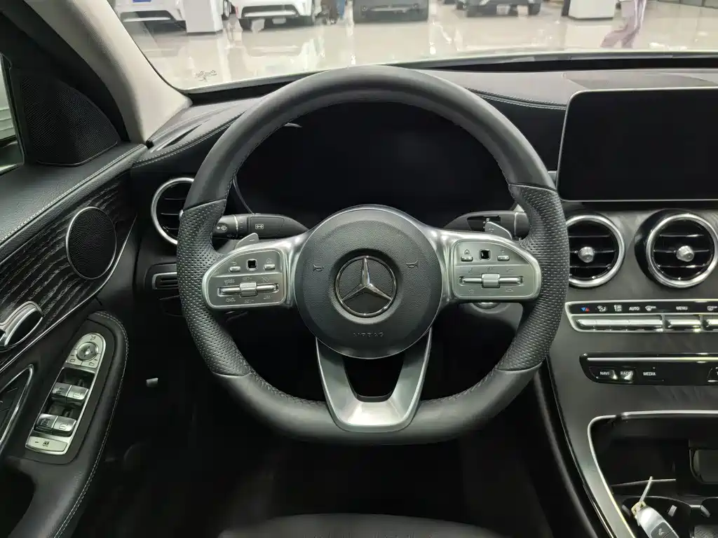 Mercedes-Benz C-Class 2020 — фото 14