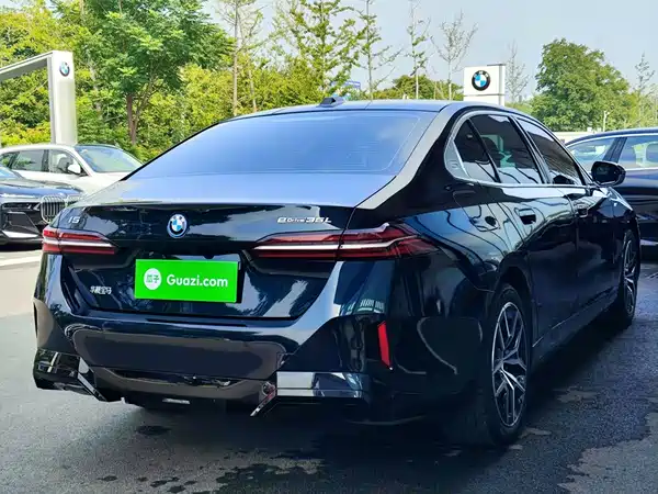BMW i5 2025