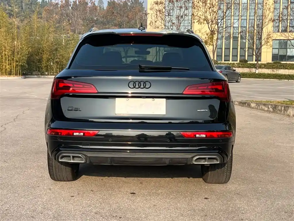 Audi Q5L 2023 — фото 15