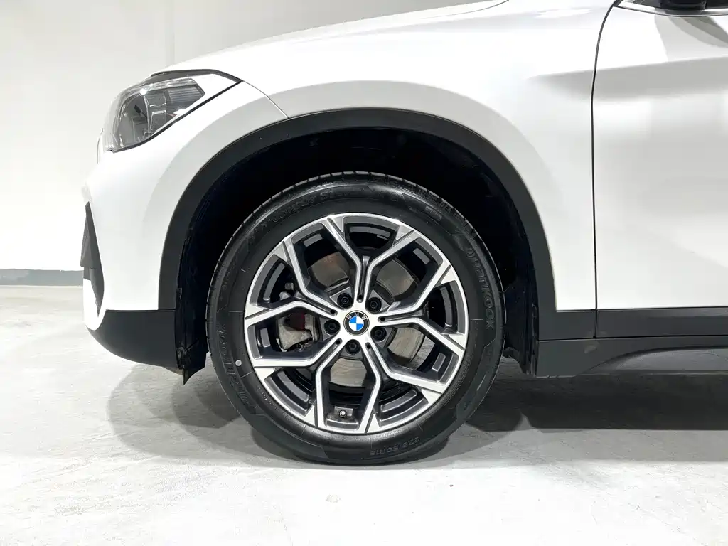 BMW X1 2021 — фото 3