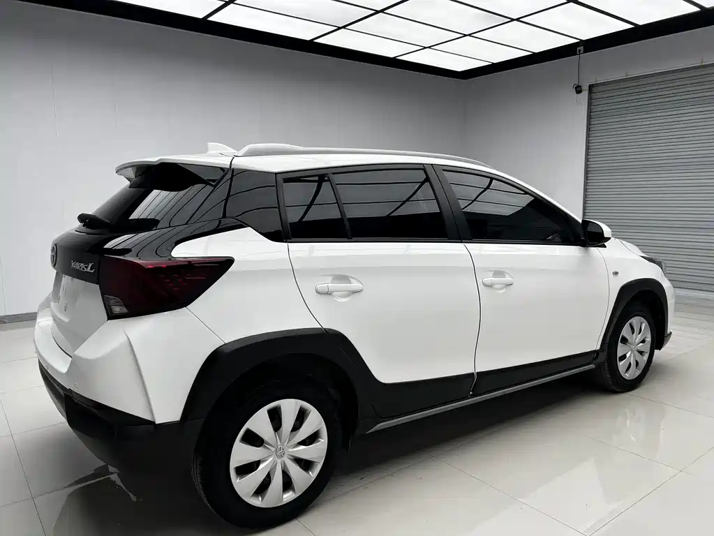 Toyota Yaris L 2022