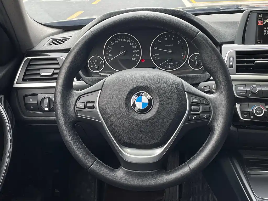 BMW 3 Series 2017 — фото 10