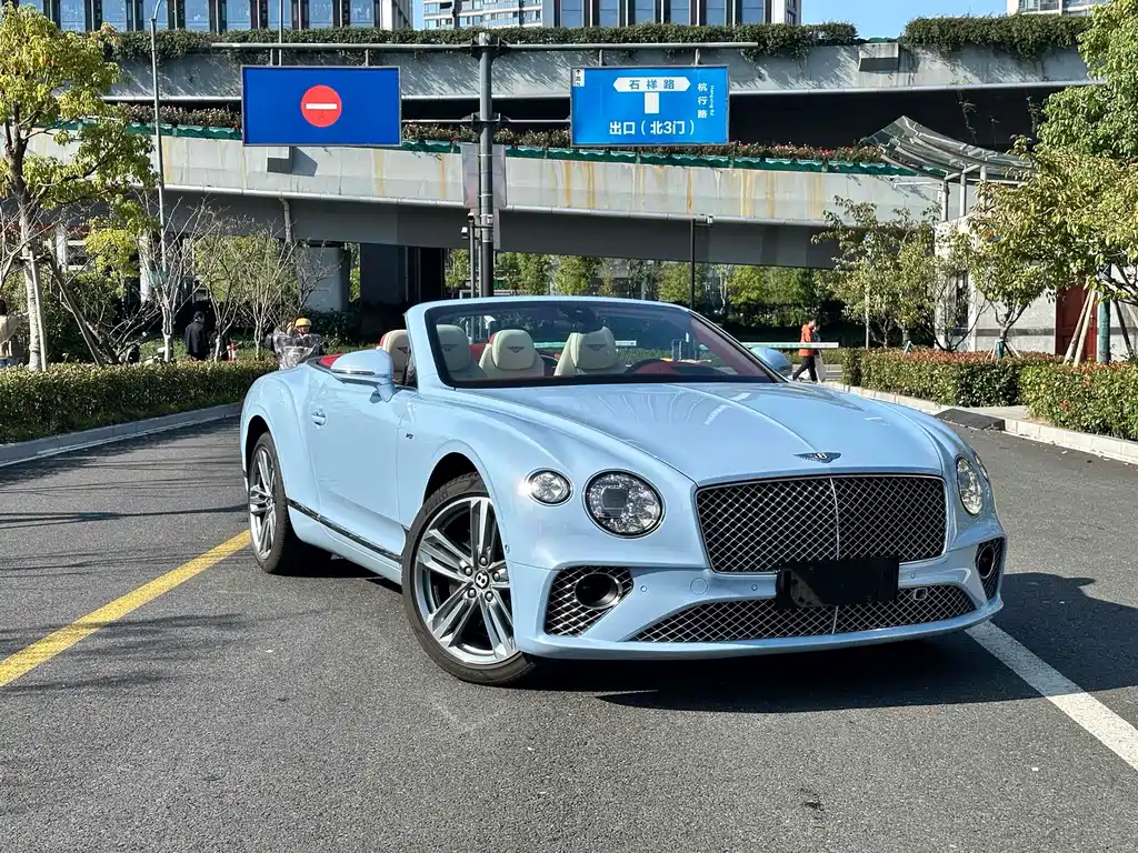 Bentley Continental 2022 — фото 3