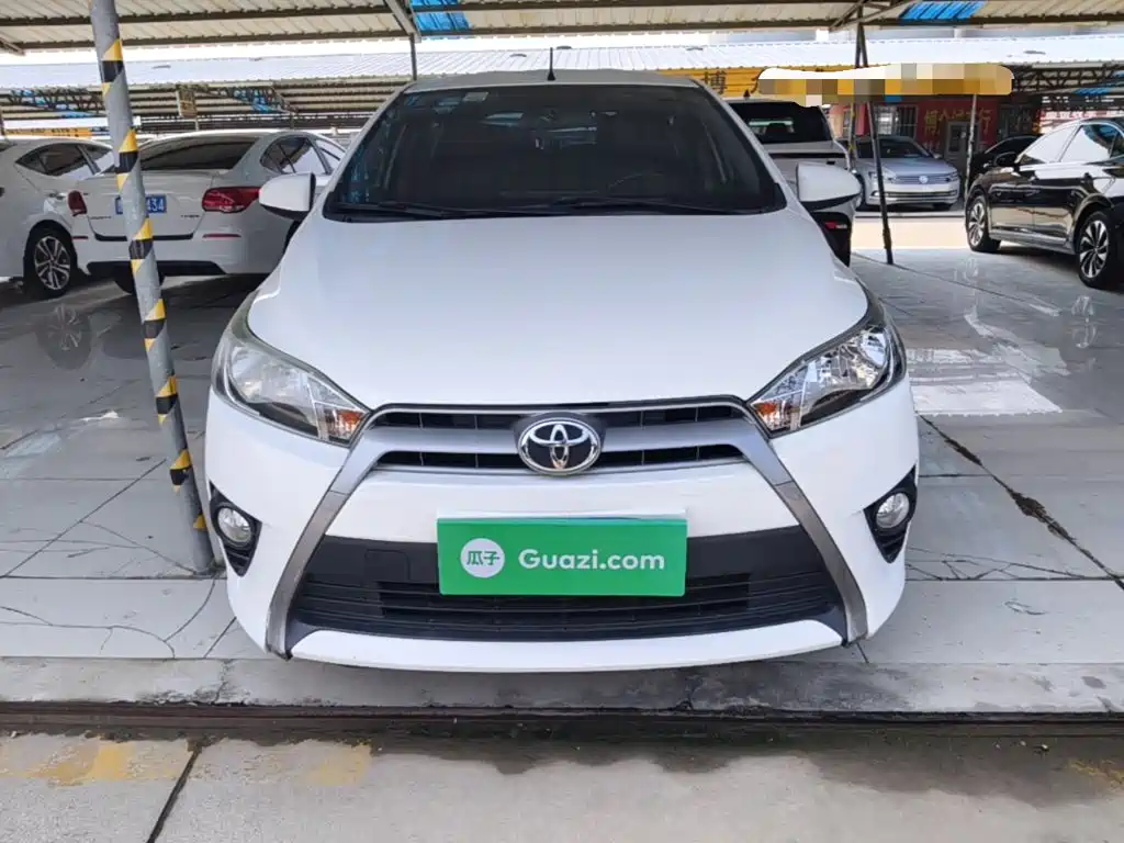 Toyota Yaris L 2015