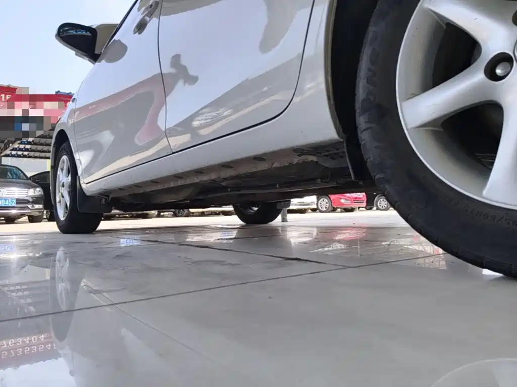 Toyota Yaris L 2015 — фото 22