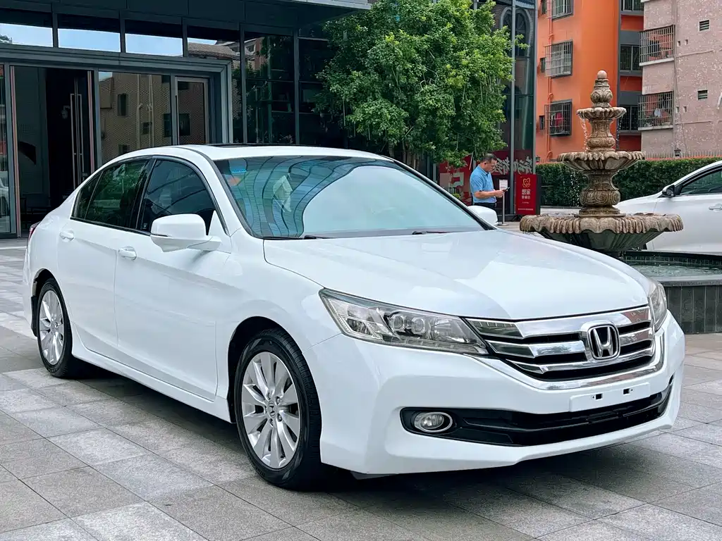 Honda Accord 2014 — фото 3