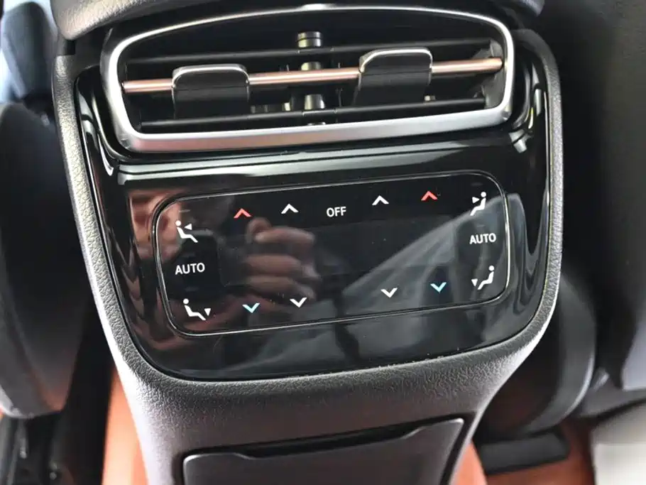 Mercedes-Benz EQE SUV 2025 — фото 17