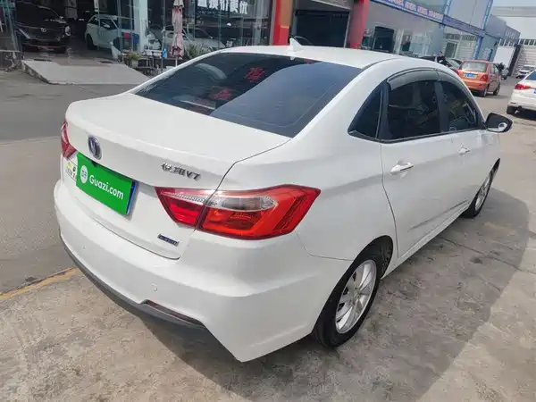 Changan Yuexiang V7 2015