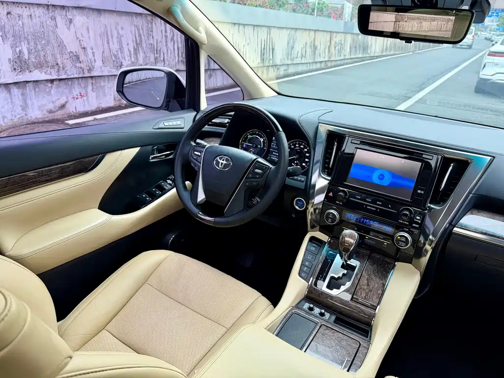 Toyota Alphard 2019 — фото 29