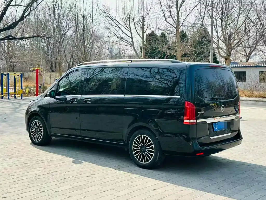 Mercedes-Benz V-Class 2018 — фото 6