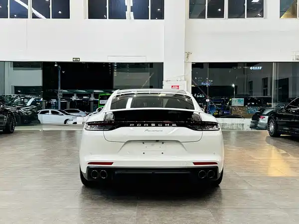 Porsche Panamera 2022