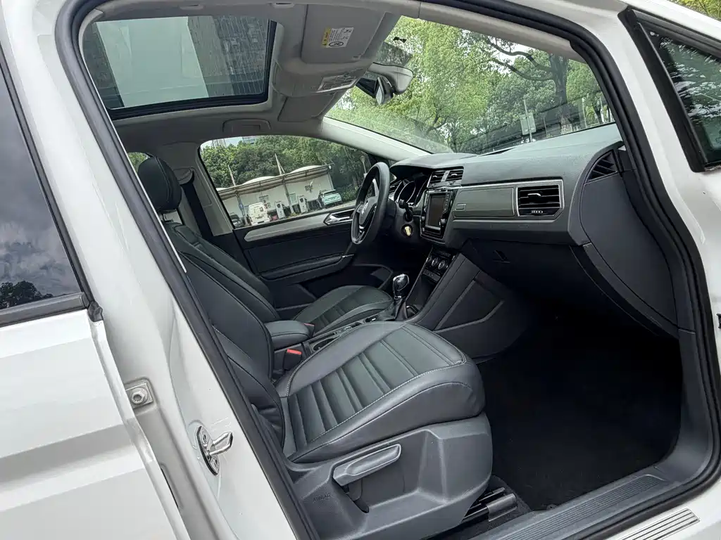 Volkswagen Touran 2019 — фото 14