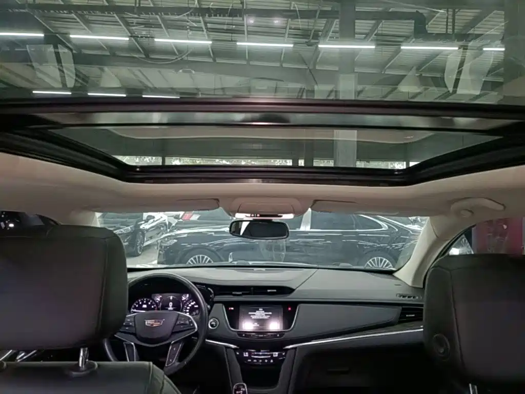 Cadillac XT5 2019 — фото 18