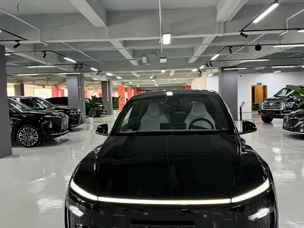 Tesla Model Y L 2026