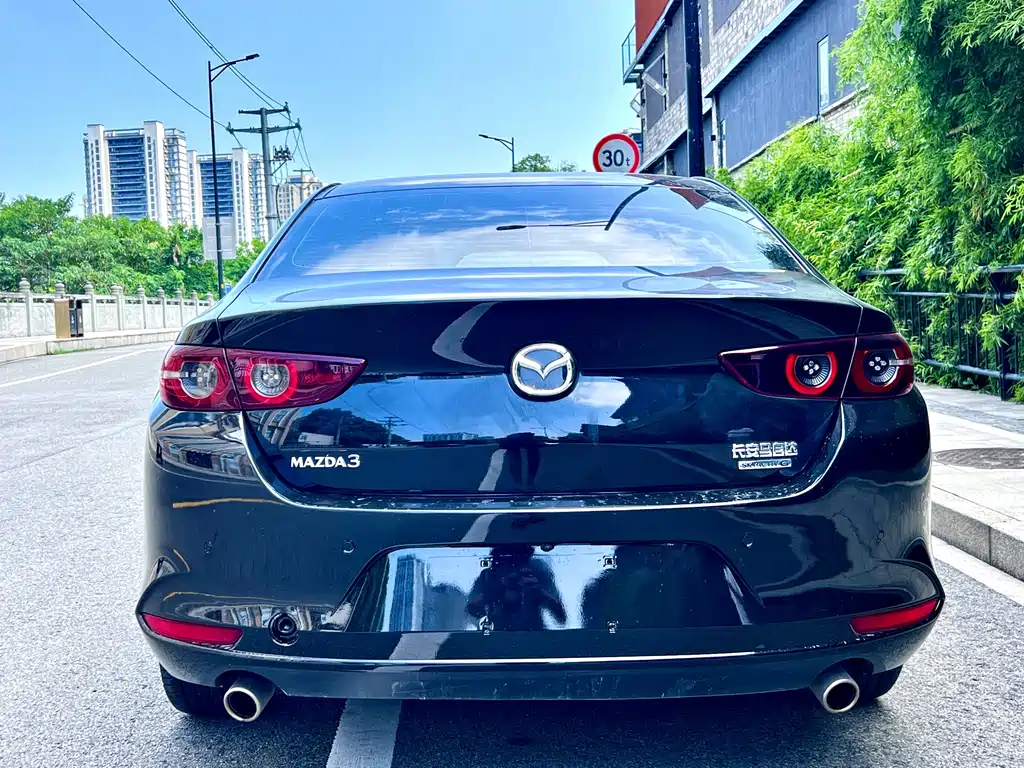 Mazda 3 Axela 2023