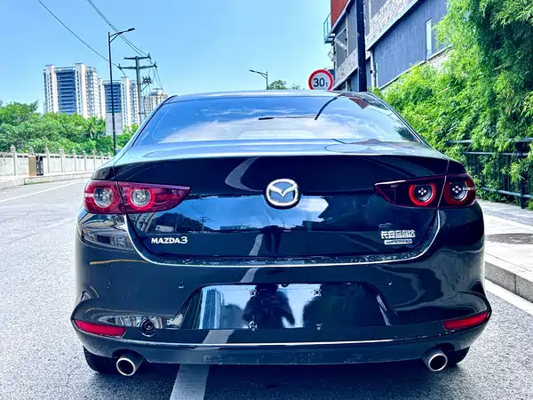 Mazda 3 Axela 2023
