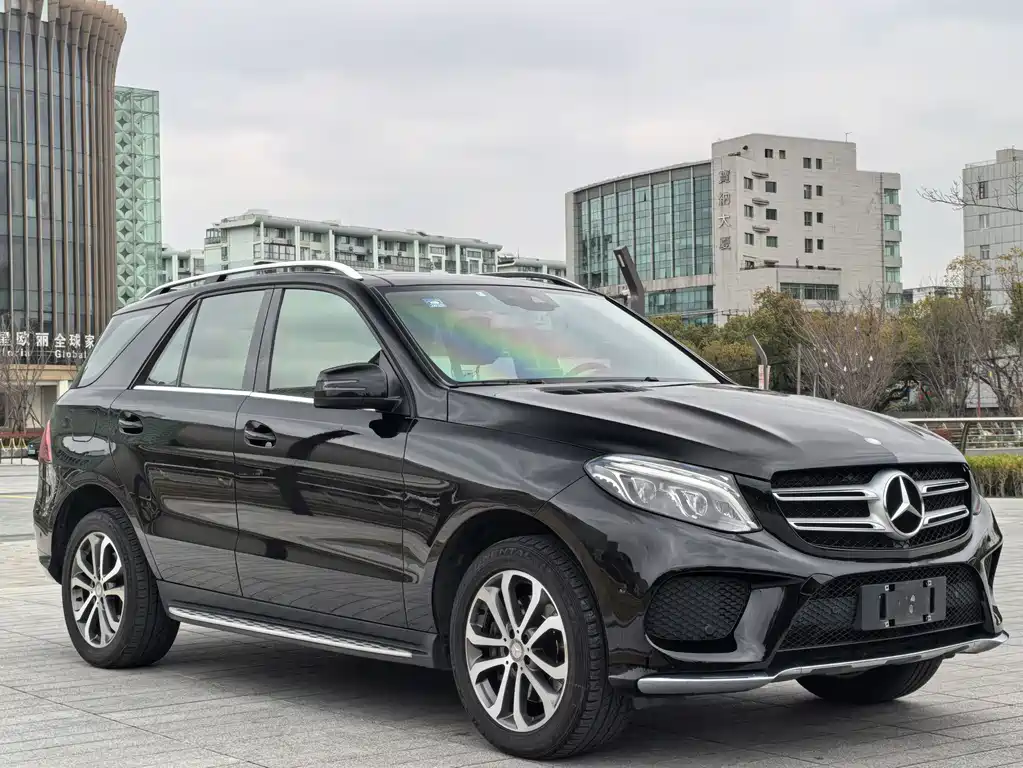 Mercedes-Benz GLE 2017 — фото 3