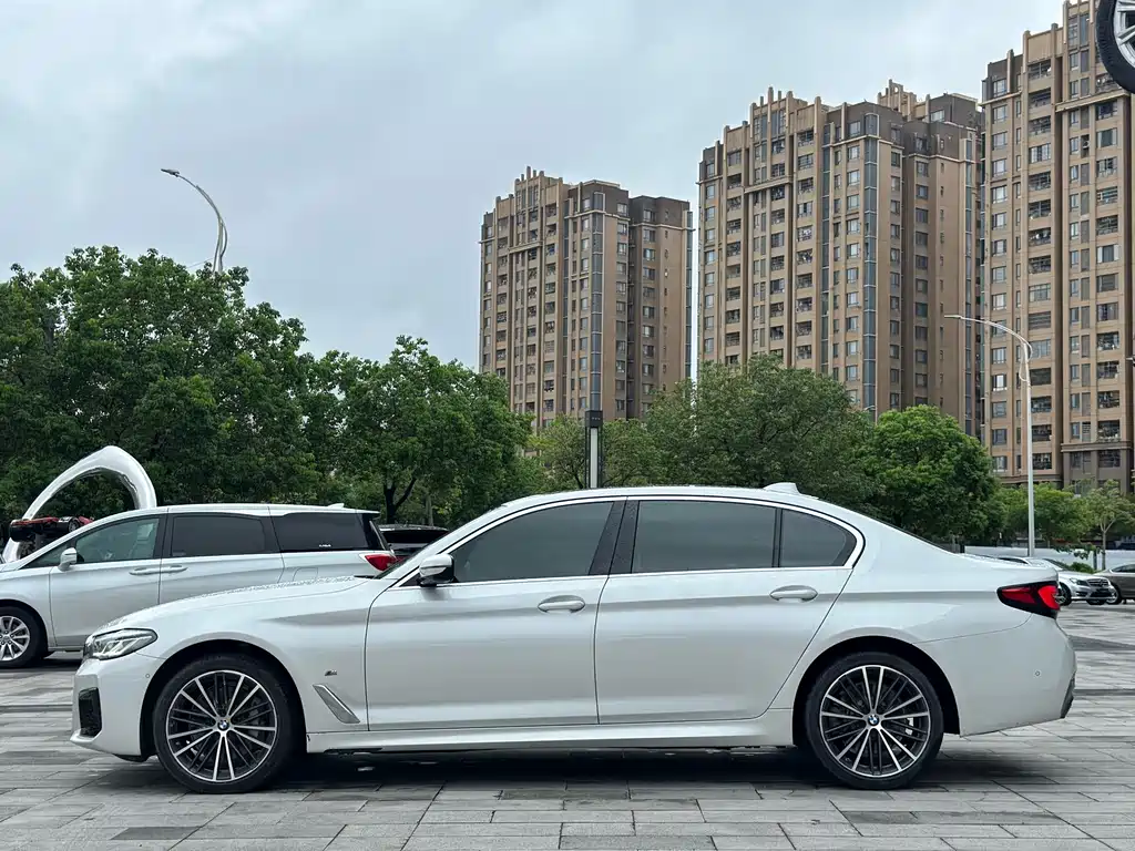 BMW 5 Series 2024